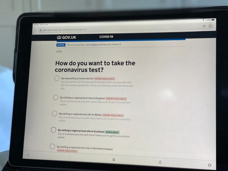 SaaS契約とサブスクリプション管理を自動化するダッシュボードのイメージ
